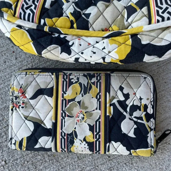 Vera Bradley Go Wild Quilted Purse Shoulder Crossbody Bag with Matching Wallet - Picture 2 of 7